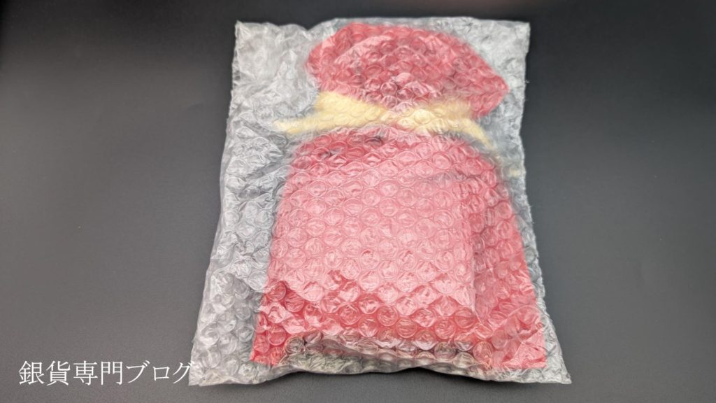 金銀の貯金箱・ギフトラッピングオプション【F2 赤系】緩衝材で包まれている